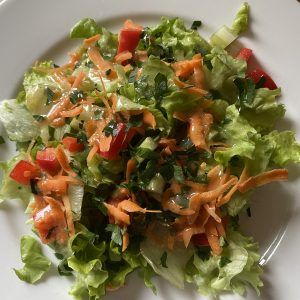 Blattsalat auf dem Teller